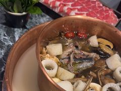 -慢丽江·云南野生菌土鸡锅(西山店)