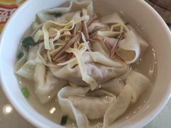 三鲜馄饨-王興記(中山路店)