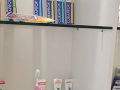 -瑞尔齿科(上海长风大悦城店)