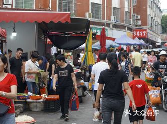 「永宁菜市场」 位于车头老街入口的啊黎面线糊不用多介