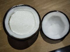 -志龙皇冠吃货椰子铺
