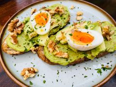 牛油果煮蛋吐司-RAC BAR(安福路店)