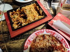 -顶峰夜宴·龙虾烧烤大排档(九江学院店)