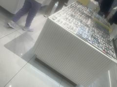 -J-Optical佳视明眼镜·蔡司视觉(青岛金茂览秀城店)