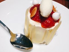 鲜莓蛋白芝士蛋糕-北京望京凯悦酒店The Lounge大堂酒廊