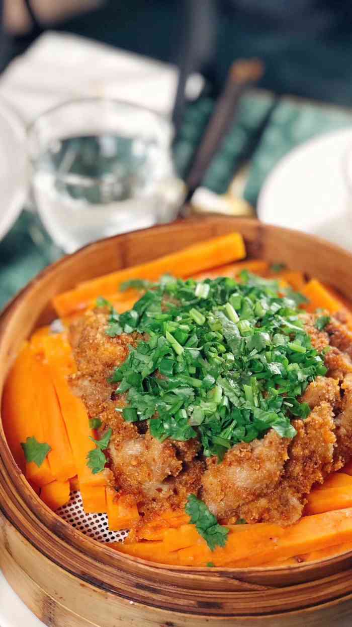 lady hong洪太太川小厨-"又来lady hong～真的还挺喜欢他.