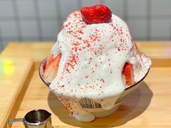 草莓生乳冰-怪物的冰与火(天虹商场中山路店)