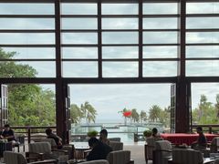 -亚龙湾喜来登·美景台大堂吧