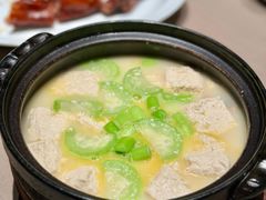 丝瓜虾蟹豆腐煲-荣轩(新荣记环球金融中心店)