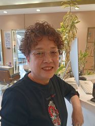 -一東造型烫发染发