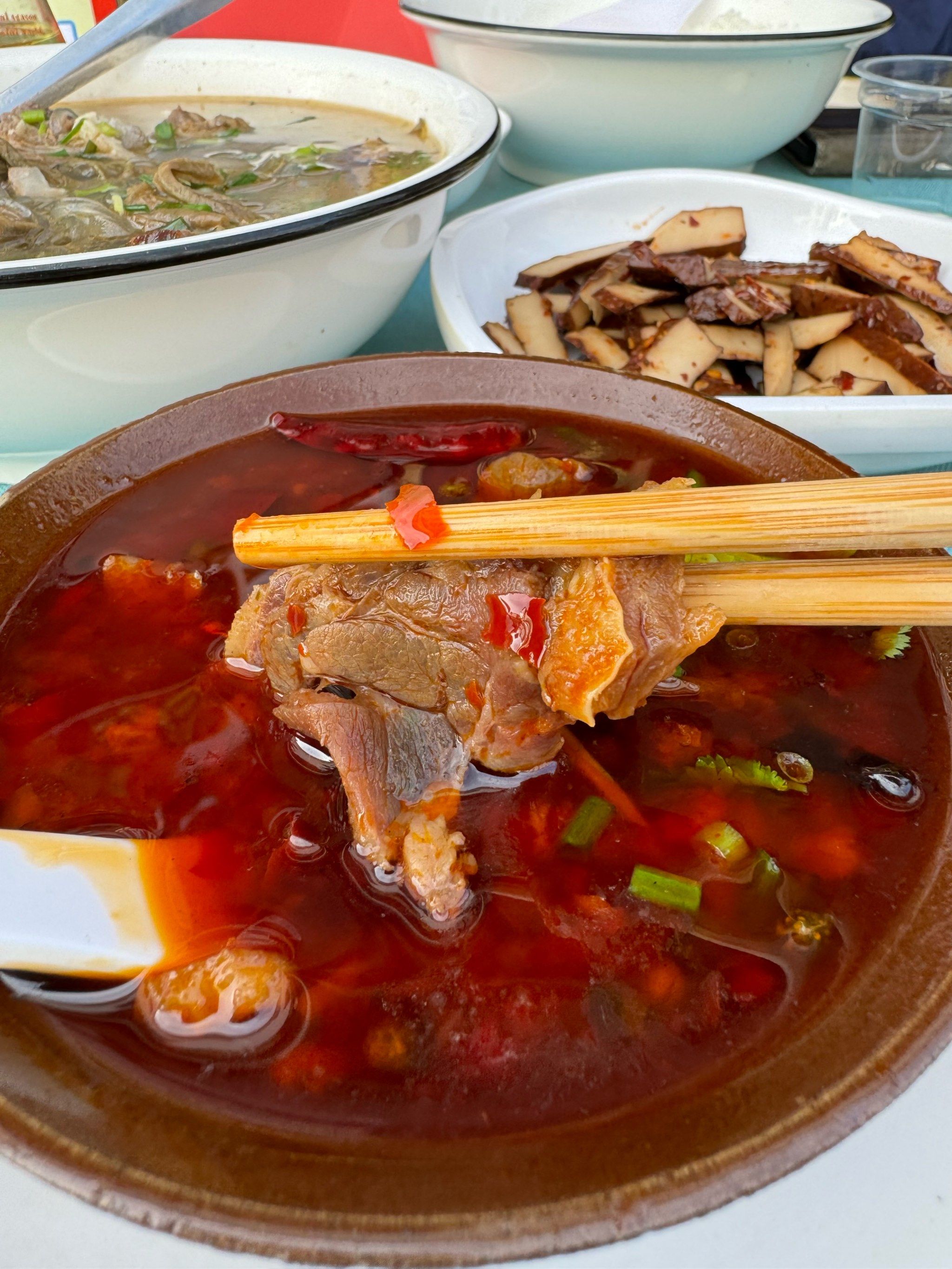 来仙女山当然要吃碗碗羊肉啦