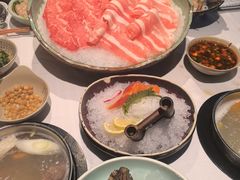 -泓炙颐凤鲜海鲜火锅料理(桐乡店)