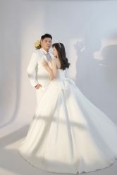 -喜爱高定婚纱摄影