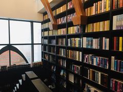 -钟书阁(松江泰晤士小镇店)