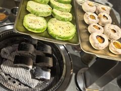 -围炉肉舍•炭烤活鳗•丹东海鲜烤肉(步行街店)