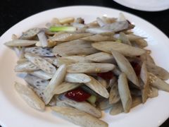 -鱼鲜饭香·招牌汽锅剁椒鱼头王