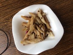 -泉畔人家·老济南经典鲁菜(大明湖店)