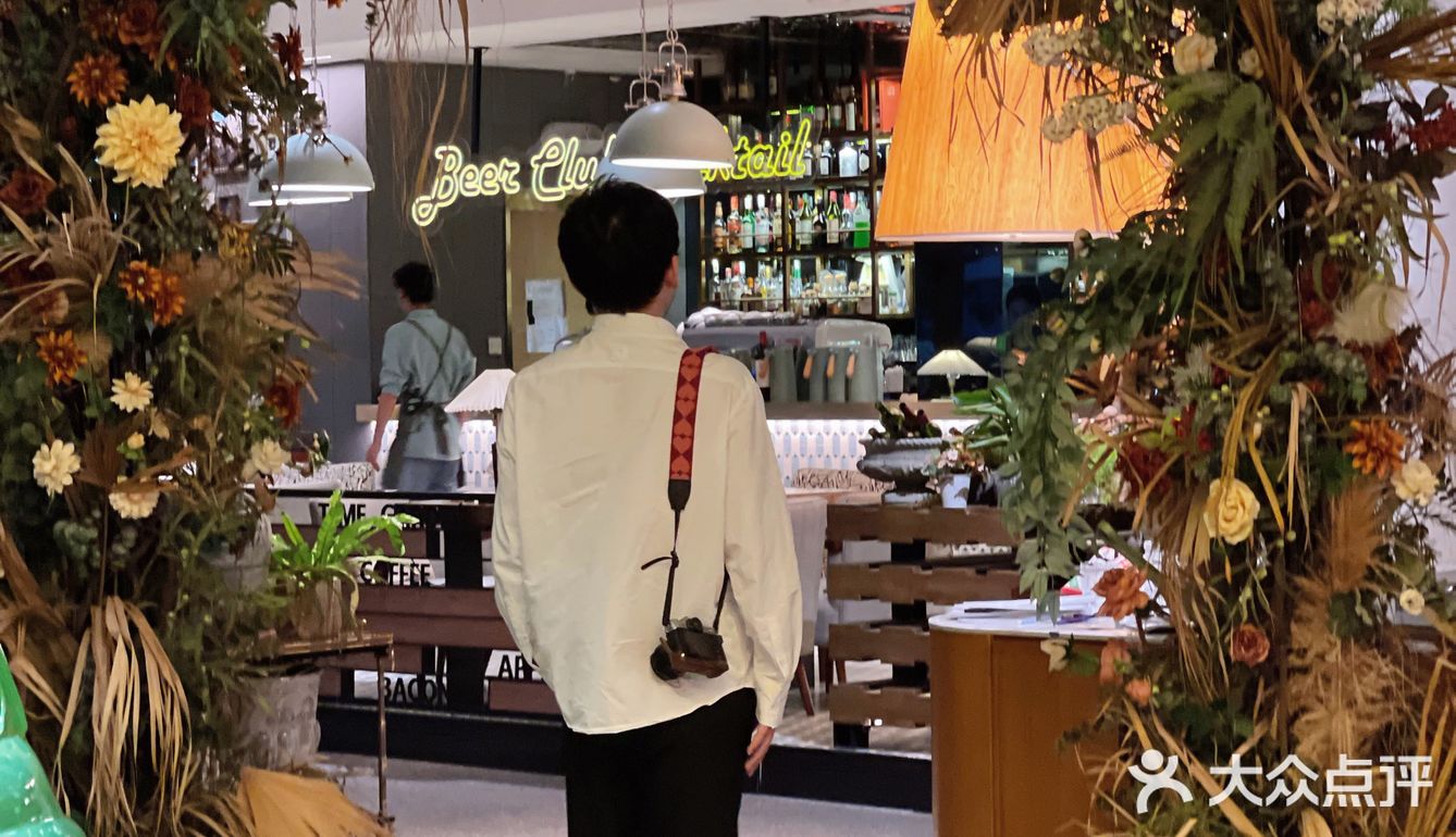 成都探店[礼花]适合情侣约会的西餐厅