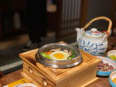 牛肉拌饭-明洞阿姨·韩式酱蟹烤肉·创意料理(三元桥店)