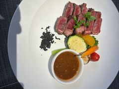 -卡普里披萨·牛扒·下午茶