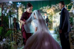 -拉瑞娜LaReine婚纱礼服高级定制