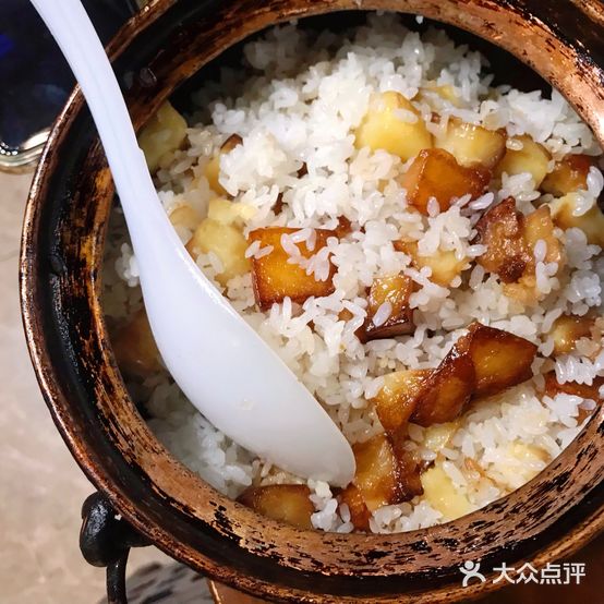 渔老大石锅鱼·扒猪脚(30年店)