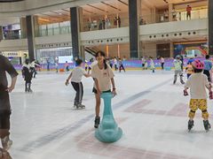 -冰堡国际溜冰场(观澜湖新城MHMALL店)