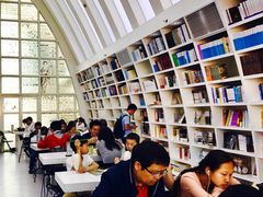 -钟书阁(松江泰晤士小镇店)