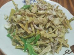笋干烧肉-李东农庄(中南百草园地标店)