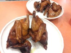 红烧乳鸽-煲煲掂风味煲仔饭餐厅(西区店)