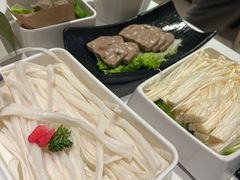 -左庭右院鲜牛肉火锅(金山万达店)