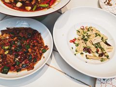-阿瓦山寨·湘菜现炒·剁椒鱼头王(咸阳总店)