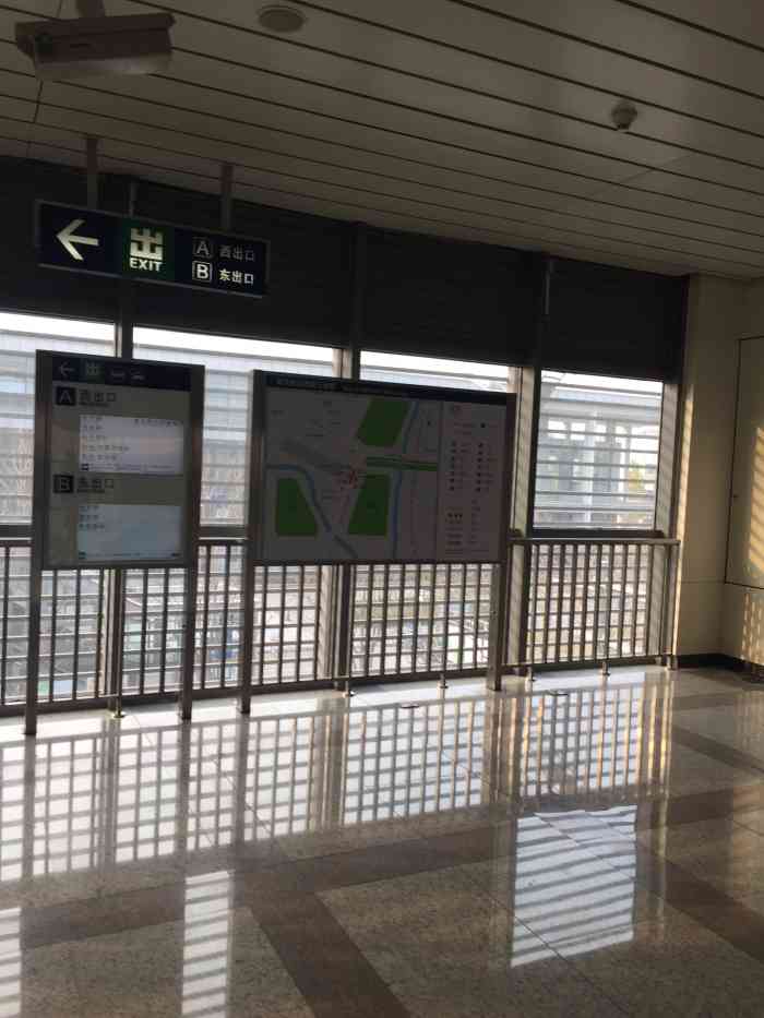房山地铁站图片