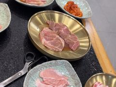 -臻牛烤肉