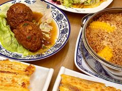 鸭蛋黄狮子头-春水锅贴·传统鲁菜(大明湖店)