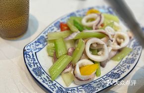 Stir-fried Fresh Squid with Celery