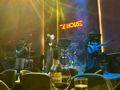 -TZ House音乐现场(来福士中心店)