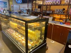 面包甜点陈列柜-红宝石·鲜奶小方·海派西点房(浦三店)