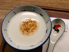 杏仁豆腐-RUXU入续鸳鸯糖水铺(万菱汇店)
