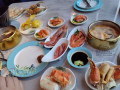 -雍容荟帝王蟹活龙虾展台自助(IFS黑金店)