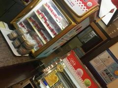 -红宝石·鲜奶小方·海派西点房(南丹店)