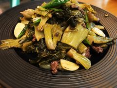 酸菜炒牛肉-唔止卤嘢·潮州府城菜(鹭江店)