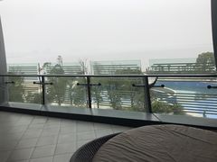 -上海滴水湖皇冠假日酒店