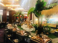 自助取餐区-东方豪景花园酒店·怡景旋转餐厅