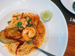 -Chom Cafe and Restaurant