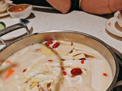 -三人行骨头王火锅(长寿店)