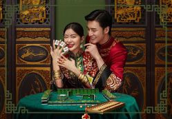 -雪中彩影婚纱摄影·微光艺术中心