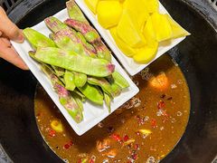 -哈尔滨烧烤·山河村铁锅炖(交大店)
