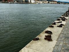 -多瑙河畔鞋履雕塑