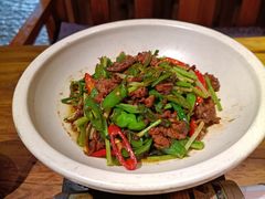 -老滇山寨•云南特色菜•地方菜•民族风情歌舞表演(金碧店)